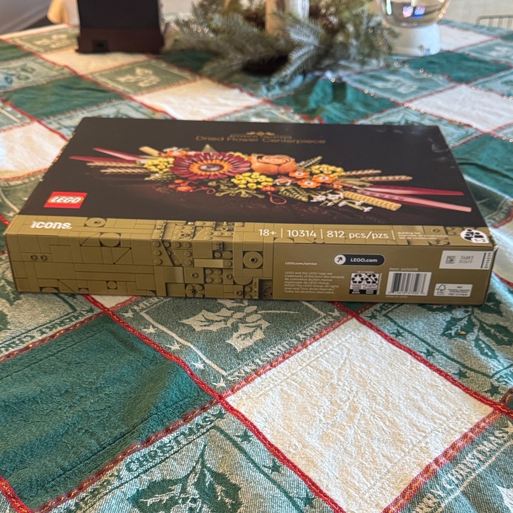 LEGO Icons Dried Flower Centerpiece Set - Picture 5 of 9